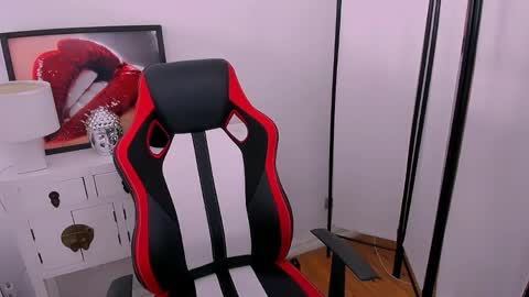 PamelaLips online show from 04.21.26