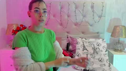 Snapshot of pamelamiler_ chatting on 09.22.25 TELL ME PAMELLA AND GIVE ME A GOOD GRADE ITS IMPORTANT online show from 09.22.25