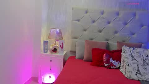 Snapshot of pamelamiler_ chatting on 02.11.26 TELL ME PAMELLA AND GIVE ME A GOOD GRADE ITS IMPORTANT online show from 02.11.26