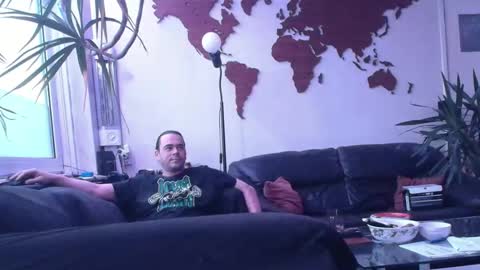 Snapshot of pannenkoekenkeizer chatting on 03.05.25 Chris online show from 03.05.25