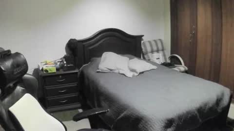 Snapshot of panoramix8080 chatting on 10.29.25 panoramix8080 online show from 10.29.25