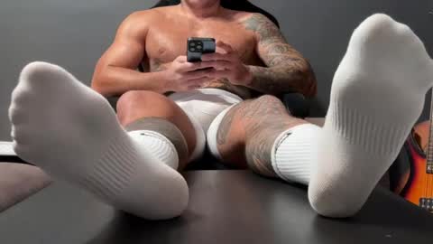 Snapshot of panther_style chatting on 04.18.26 Oleg online show from 04.18.26