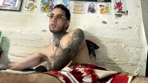 Snapshot of panthers_room chatting on 01.01.25 panthers_room online show from 01.01.25