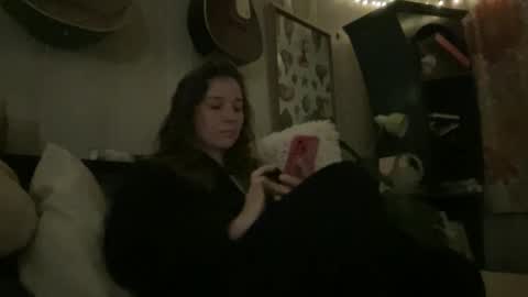 Snapshot of pantiesofthefae chatting on 11.22.25 Pantiesofthefae online show from 11.22.25