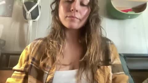 Snapshot of pantiesofthefae chatting on 12.20.25 Pantiesofthefae online show from 12.20.25