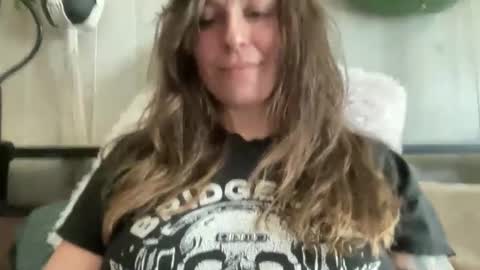 Snapshot of pantiesofthefae chatting on 01.05.26 Pantiesofthefae online show from 01.05.26