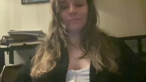 Snapshot of pantiesofthefae chatting on 02.23.26 Pantiesofthefae online show from 02.23.26