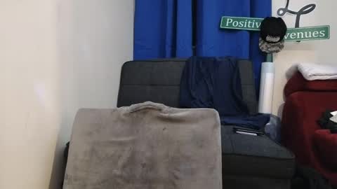 PantsLessTraveler online show from 03.08.25