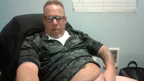 Snapshot of pantyslut50s chatting on 11.25.25 daddyinpanties online show from 11.25.25