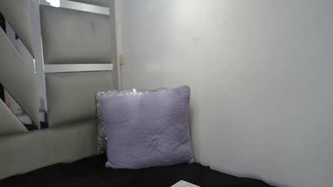 Snapshot of paola_lyon chatting on 12.12.24 Paola Lyon online show from 12.12.24