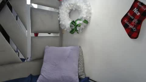 Snapshot of paola_lyon chatting on 01.06.25 Paola Lyon online show from 01.06.25