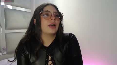 Snapshot of paola_lyon chatting on 03.05.25 Paola Lyon online show from 03.05.25