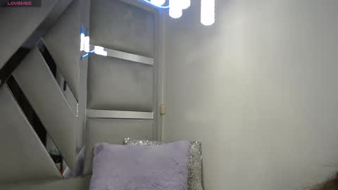 Snapshot of paola_lyon chatting on 03.06.25 Paola Lyon online show from 03.06.25