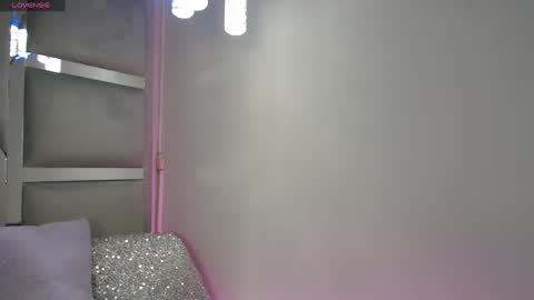 Snapshot of paola_lyon chatting on 03.08.25 Paola Lyon online show from 03.08.25