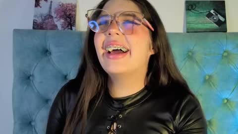 Snapshot of paola_lyon chatting on 09.10.25 Paola Lyon online show from 09.10.25