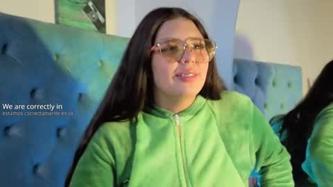 Snapshot of paola_lyon chatting on 10.04.25 Paola Lyon online show from 10.04.25