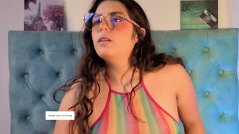 Snapshot of paola_lyon chatting on 10.15.25 Paola Lyon online show from 10.15.25