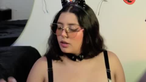 Snapshot of paola_lyon chatting on 10.17.25 Paola Lyon online show from 10.17.25