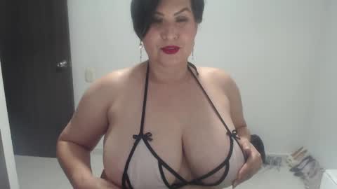 Snapshot of paola_williams chatting on 05.13.26 Paola Williams online show from 05.13.26