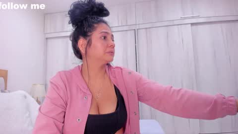 Paola  online show from 02.01.25