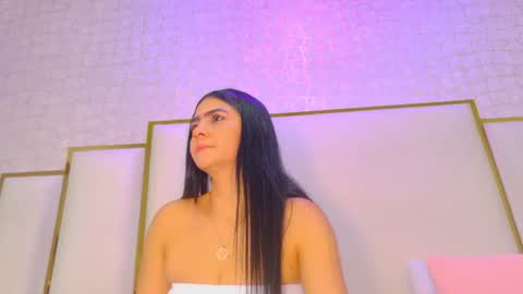 Snapshot of paolaa_rodriguez chatting on 06.19.26 Paola online show from 06.19.26
