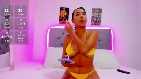 Snapshot of paolabigboobs_ chatting on 02.25.25 paola online show from 02.25.25