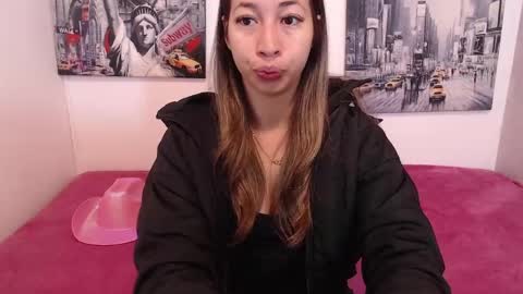 Snapshot of paolabotero chatting on 04.29.26 Paola online show from 04.29.26