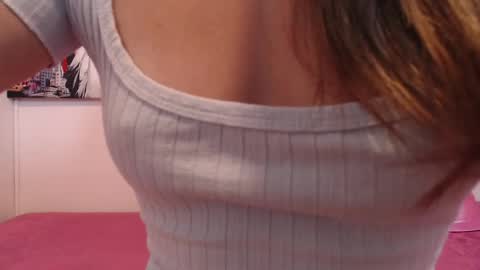 Snapshot of paolabotero chatting on 05.19.26 Paola online show from 05.19.26