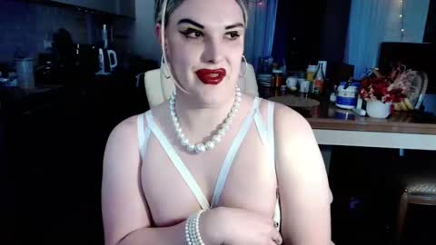 Snapshot of paoladoll chatting on 04.24.26 Sarina Williams online show from 04.24.26