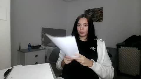 Paola Hard online show from 12.04.25