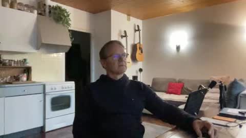 Snapshot of papa_show chatting on 01.27.25 papa_show online show from 01.27.25