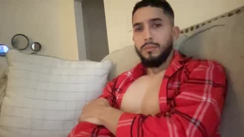 Snapshot of papicubano_guapo23cm chatting on 02.22.25 papicubano_guapo23cm online show from 02.22.25