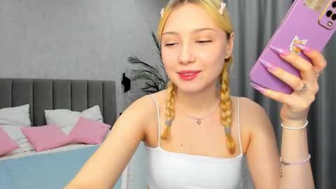 Snapshot of paradi_se chatting on 01.09.26 Melena online show from 01.09.26