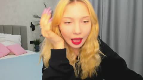 Snapshot of paradi_se chatting on 01.10.26 Melena online show from 01.10.26