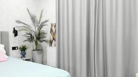 Snapshot of paradi_se chatting on 01.16.26 Melena online show from 01.16.26