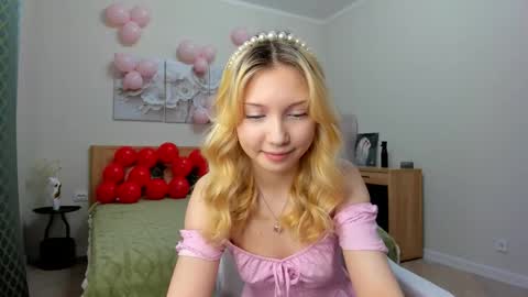 Snapshot of paradi_se chatting on 02.14.26 Melena online show from 02.14.26