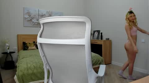 Snapshot of paradi_se chatting on 02.20.26 Melena online show from 02.20.26