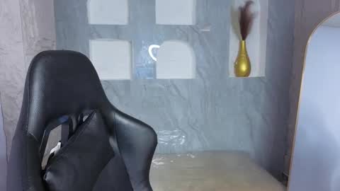 Snapshot of paris_b_ chatting on 11.14.25 paris online show from 11.14.25