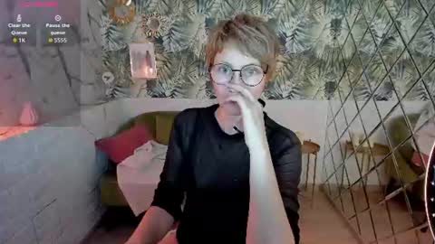 Snapshot of paris_cherry chatting on 08.05.26 Paris online show from 08.05.26