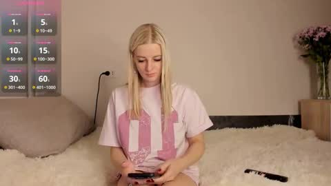 Snapshot of paris_hilt_on chatting on 12.28.24 Sasha online show from 12.28.24