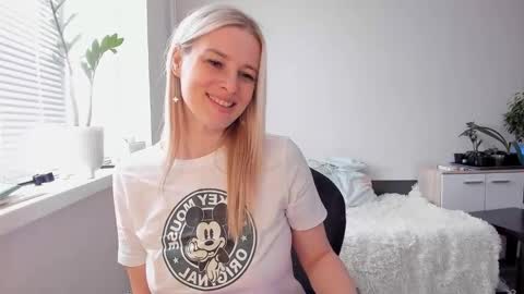 Snapshot of paris_hilt_on chatting on 02.28.25 Sasha online show from 02.28.25