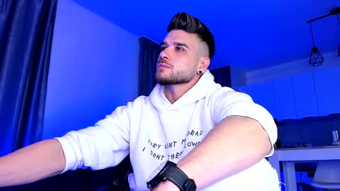 Paris online show from 01.26.25