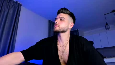 Paris online show from 02.28.25