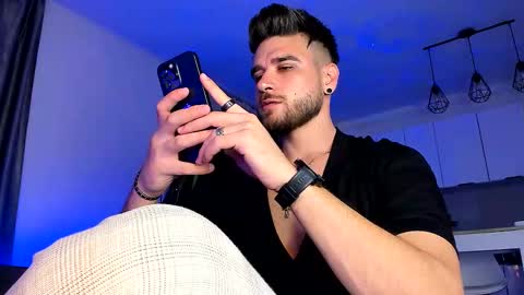 Paris online show from 09.24.25