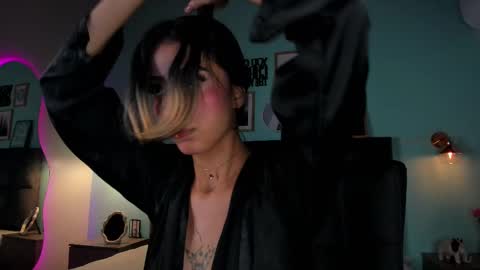 PARIS online show from 02.12.25