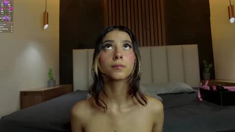 PARIS online show from 02.19.25