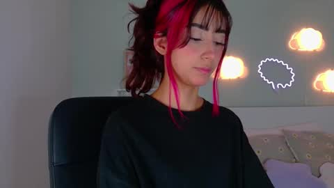 PARIS online show from 10.04.25