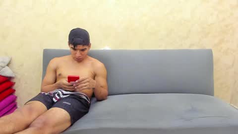 PARTY SWINGER online show from 02.22.25