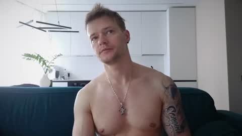Snapshot of pashka_x chatting on 06.25.26 Pashka online show from 06.25.26