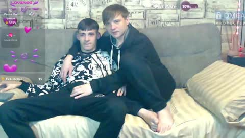 Snapshot of passionate_bonds chatting on 05.08.26 Max tall dark-haired guy with tattoos and Phil blond-haired online show from 05.08.26
